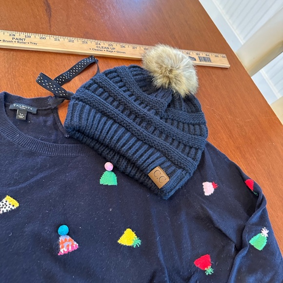 Novelty Sweater and Beanie Set - Picture 2 of 5